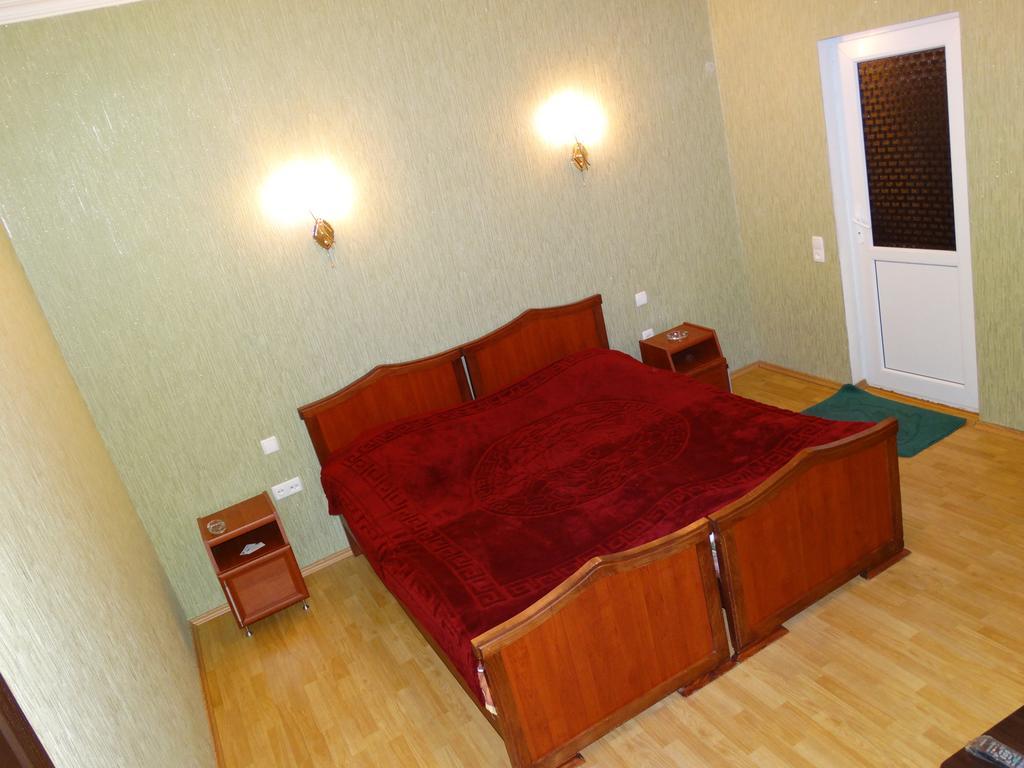 Hotel Sano Kutaisi Habitación foto